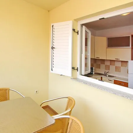 Limun Zarok 3* Baska (Krk)