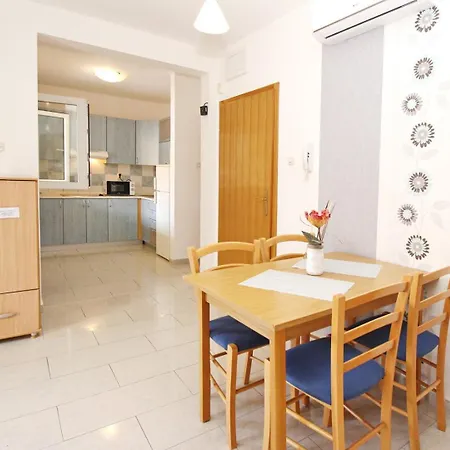 Limun Zarok 3* Baska (Krk)