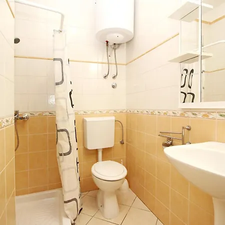 Limun Zarok 3* Baska (Krk)